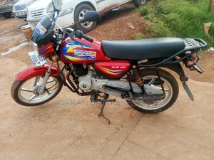 Bajaj Boxer 125 2024 Red