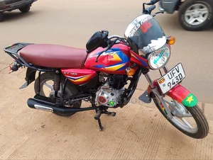 Bajaj Boxer 125 2023 Red