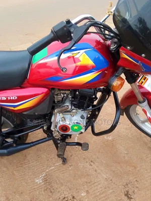 Bajaj Boxer 125 2024 Red