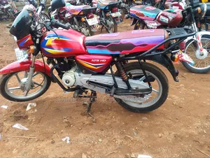 Bajaj Boxer 125 2024 Red