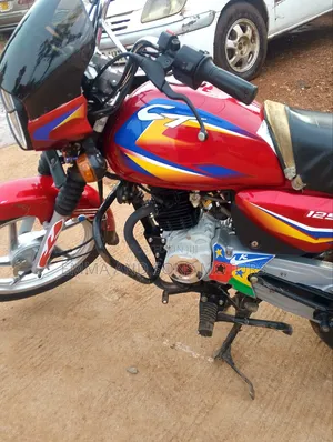 Bajaj Boxer 125 2024 Red
