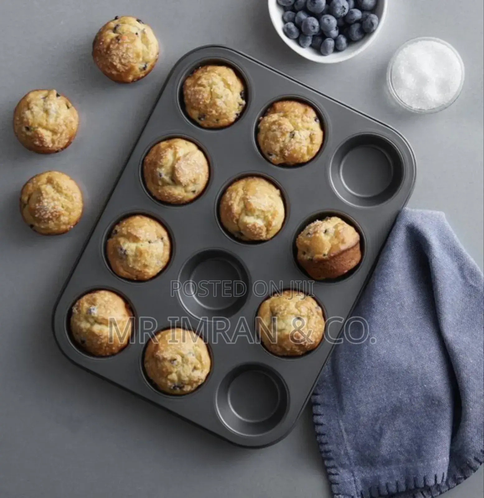 12-Cup Non-Stick Carbon Steel Baking Tray