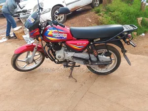Bajaj Boxer 125 2024 Red