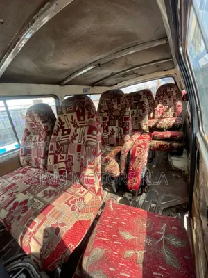 Toyota HiAce 2002 White