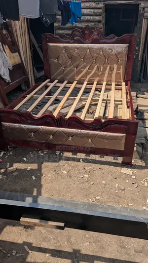 Red Mahogany Bed Bed 5x6