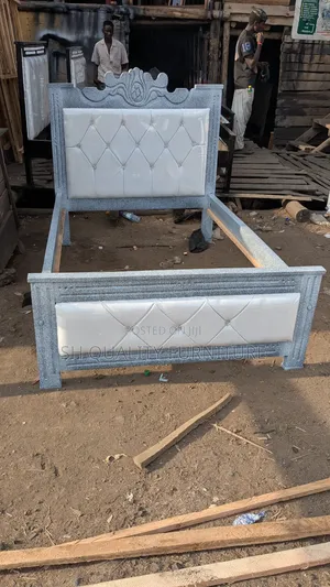 Multi Coloured White and Grey Bed 4*6