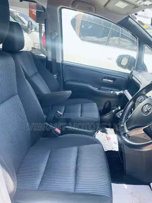Toyota Noah 2015 Silver