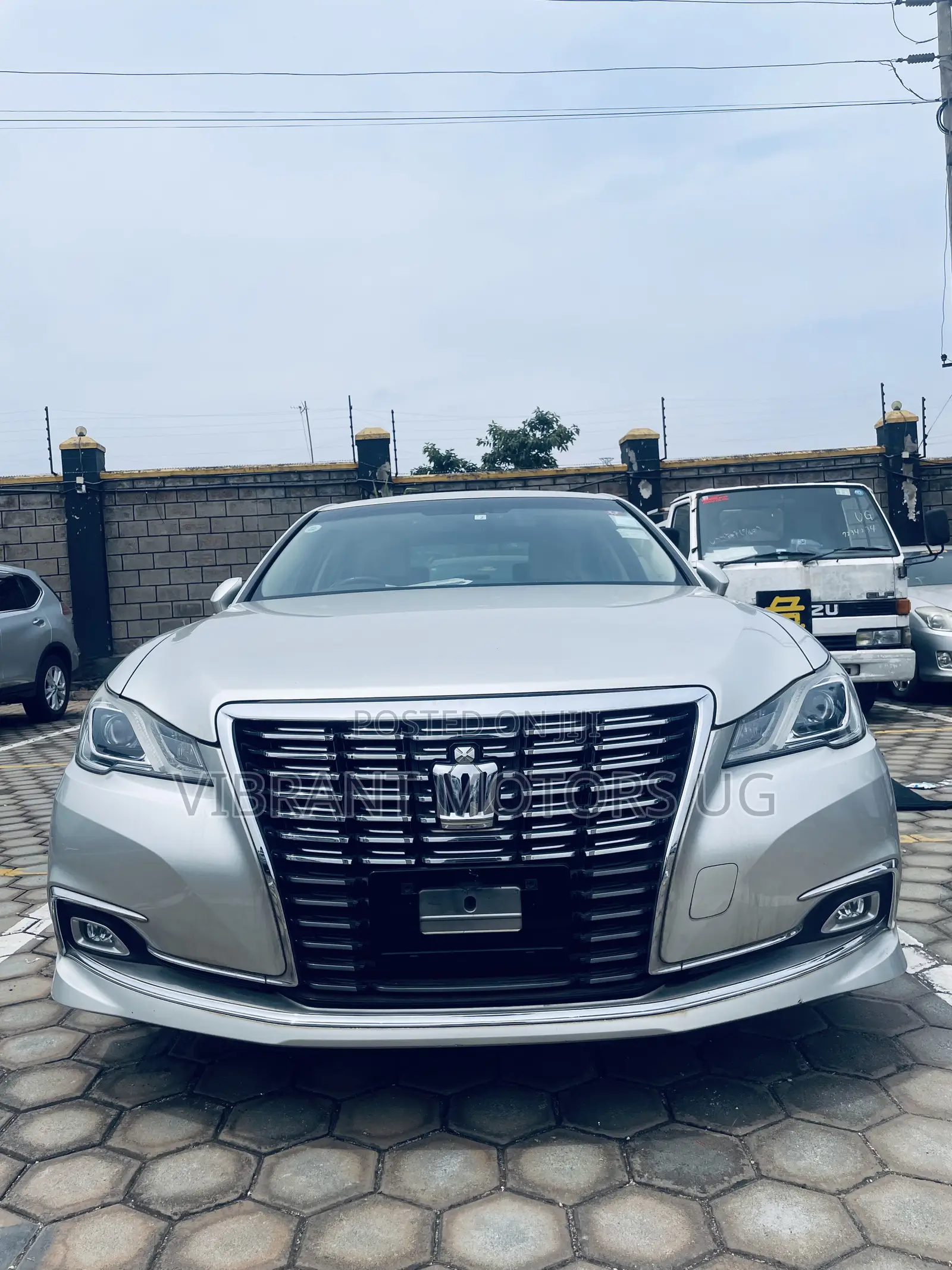 Toyota Crown 2016 Silver
