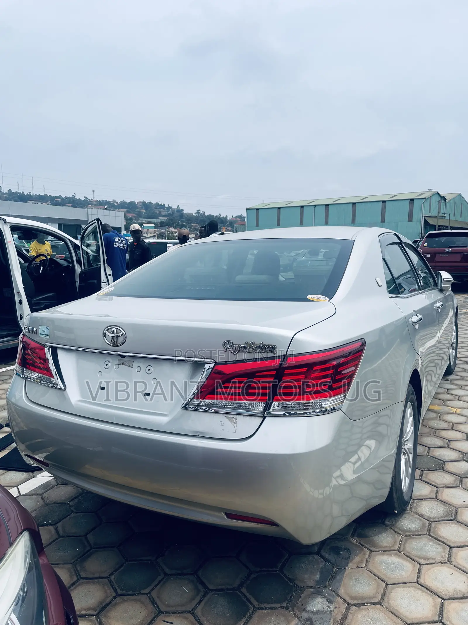 Toyota Crown 2016 Silver
