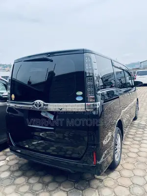 Toyota Noah 2015 Black