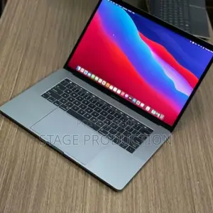 Laptop Apple MacBook Pro 2017 16GB Intel Core i7 SSD 1T