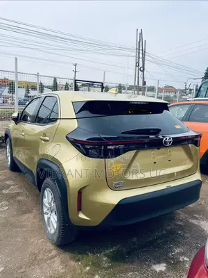 Toyota Yaris 2020 Gold