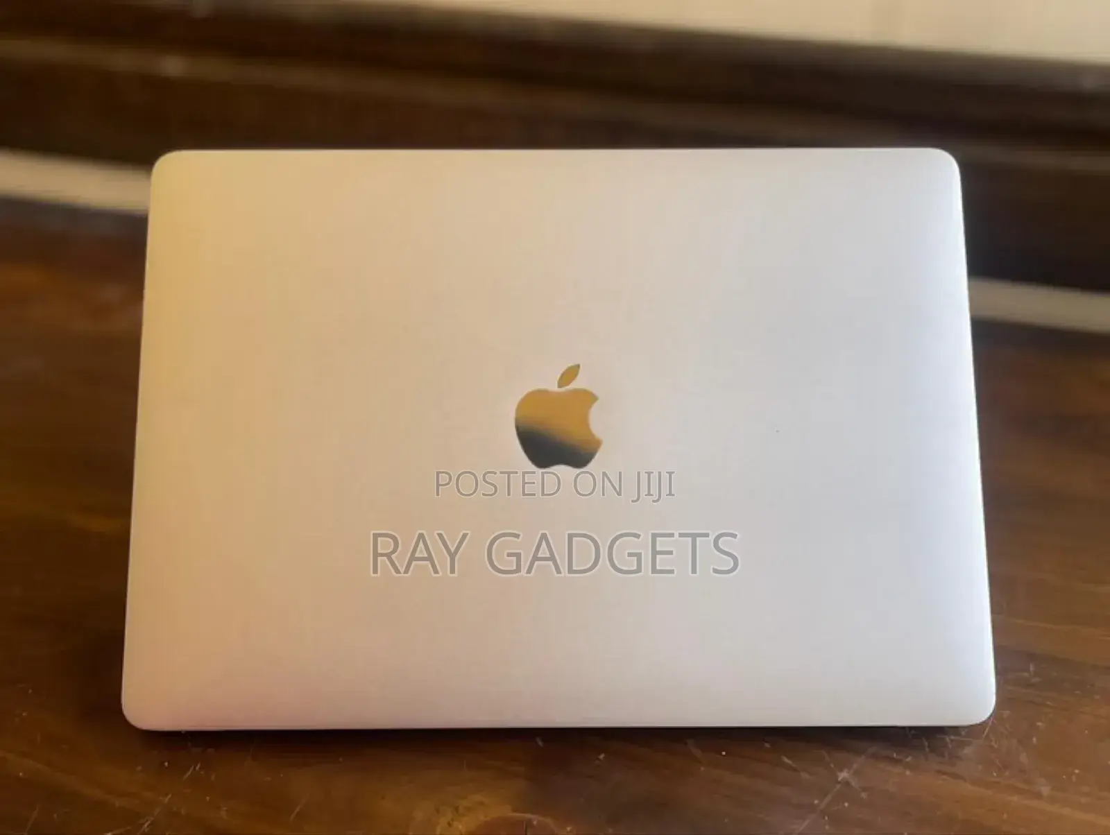 New Laptop Apple MacBook 2020 16GB Intel Core i7 SSD 512GB