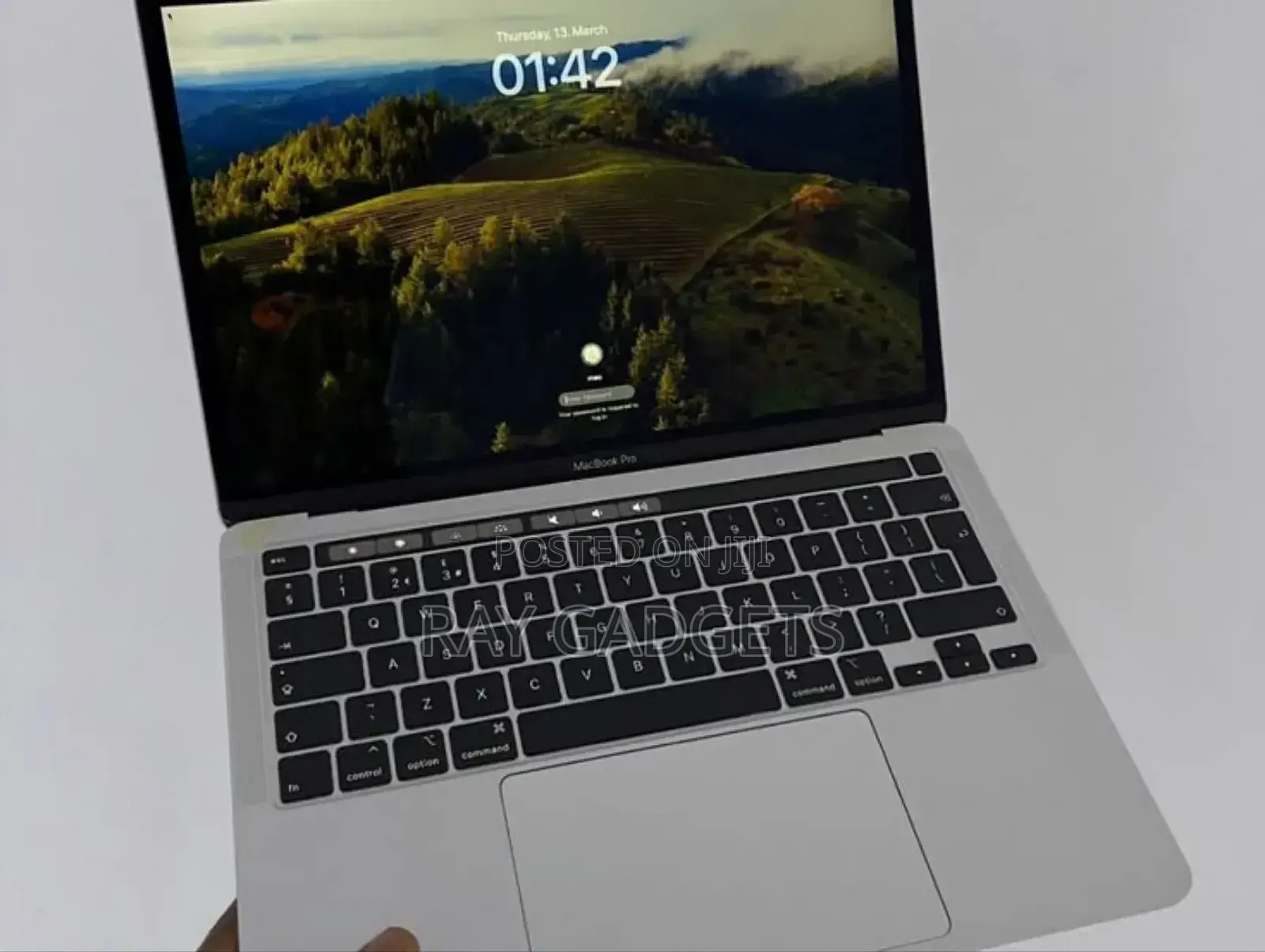 New Laptop Apple MacBook 2020 16GB Intel Core i7 SSD 512GB