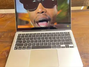 New Laptop Apple MacBook 2020 16GB Intel Core i7 SSD 512GB