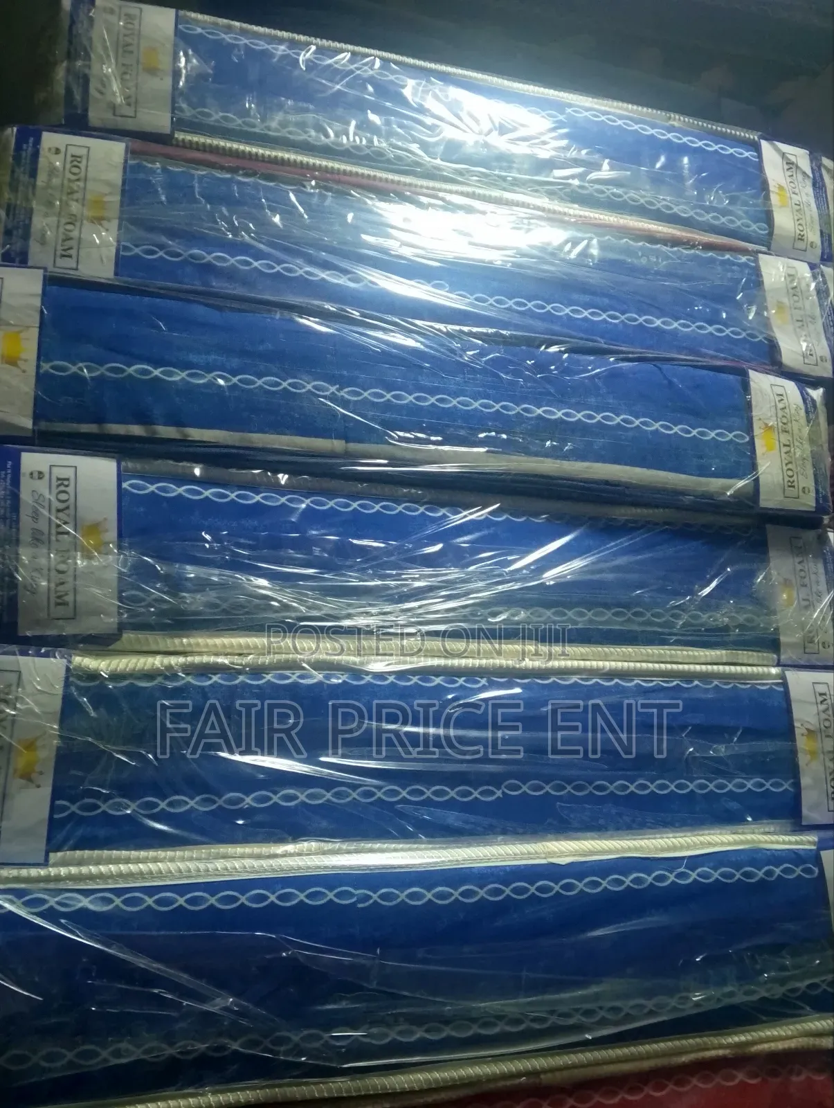 Royal Foam High Quality Mattress. 4*6*6inches. Sealed Cover.