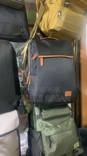 Expandable Travel Waterproof Durable Backpack。Laptop Bags
