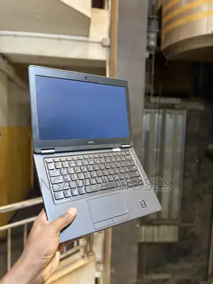 Laptop Dell Latitude 12 7250 8GB Intel Core i5 HDD+SSD 256GB