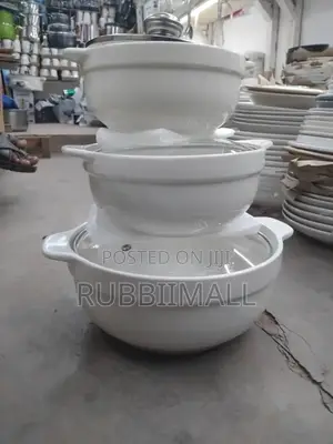 Serving Dishes With Glass Covers