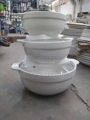 Serving Dishes With Glass Covers