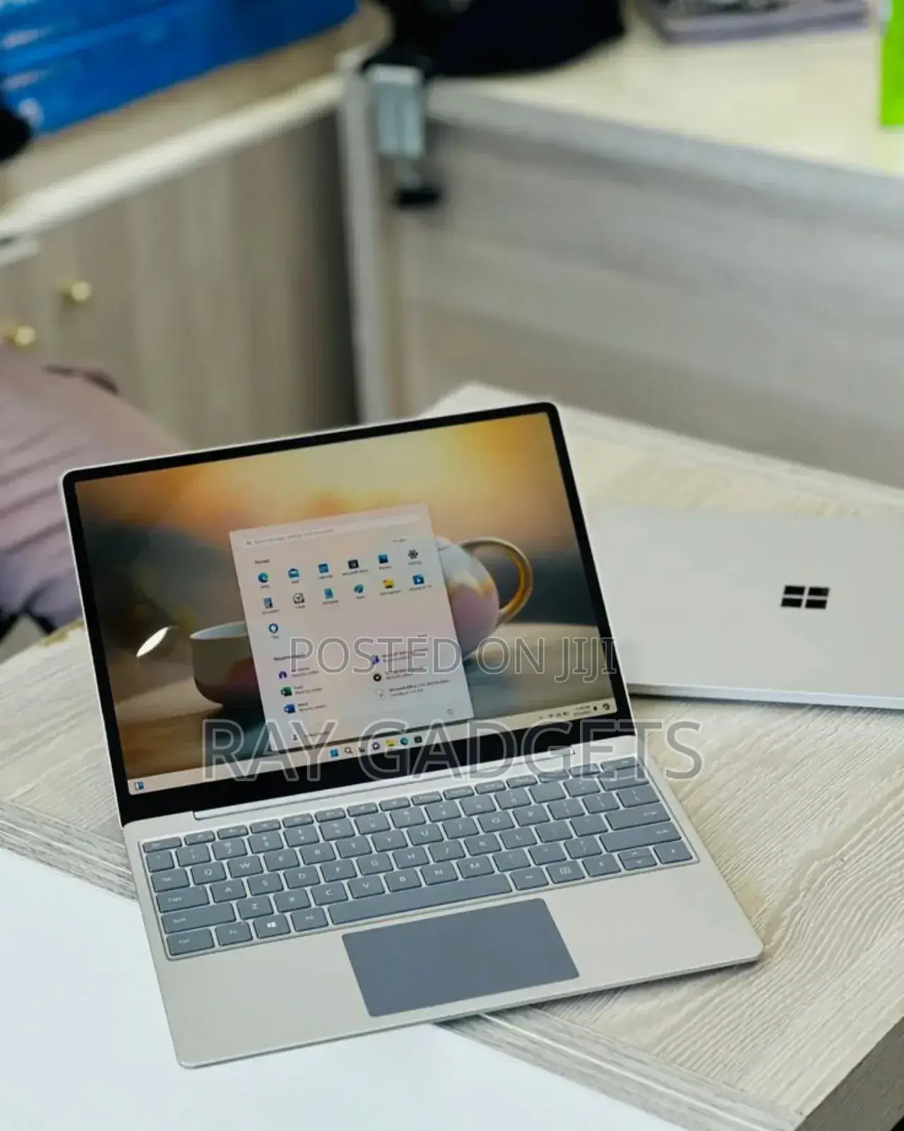 New Laptop Microsoft Surface Laptop 5 8GB Intel Core i7 SSD 256GB
