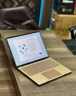 New Laptop Microsoft Surface Laptop 5 8GB Intel Core i7 SSD 256GB