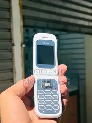 New Nokia 2780 Flip 4 GB Silver
