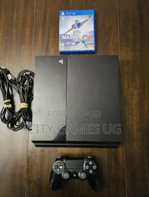 Sony Playstation 4 500gb Console With One Controller 1 Games and Wires