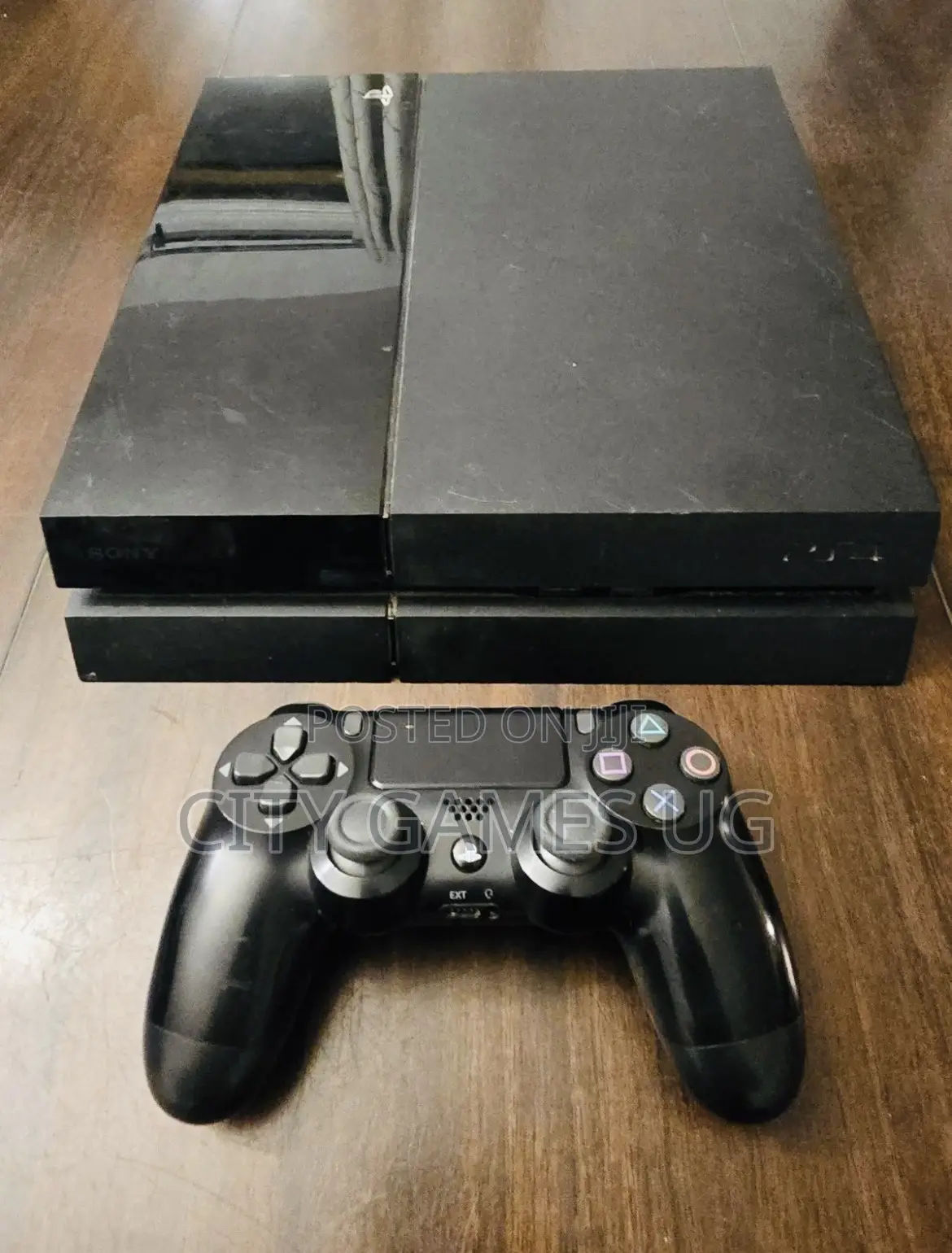 Sony Playstation 4 500gb Console With One Controller 1 Games and Wires