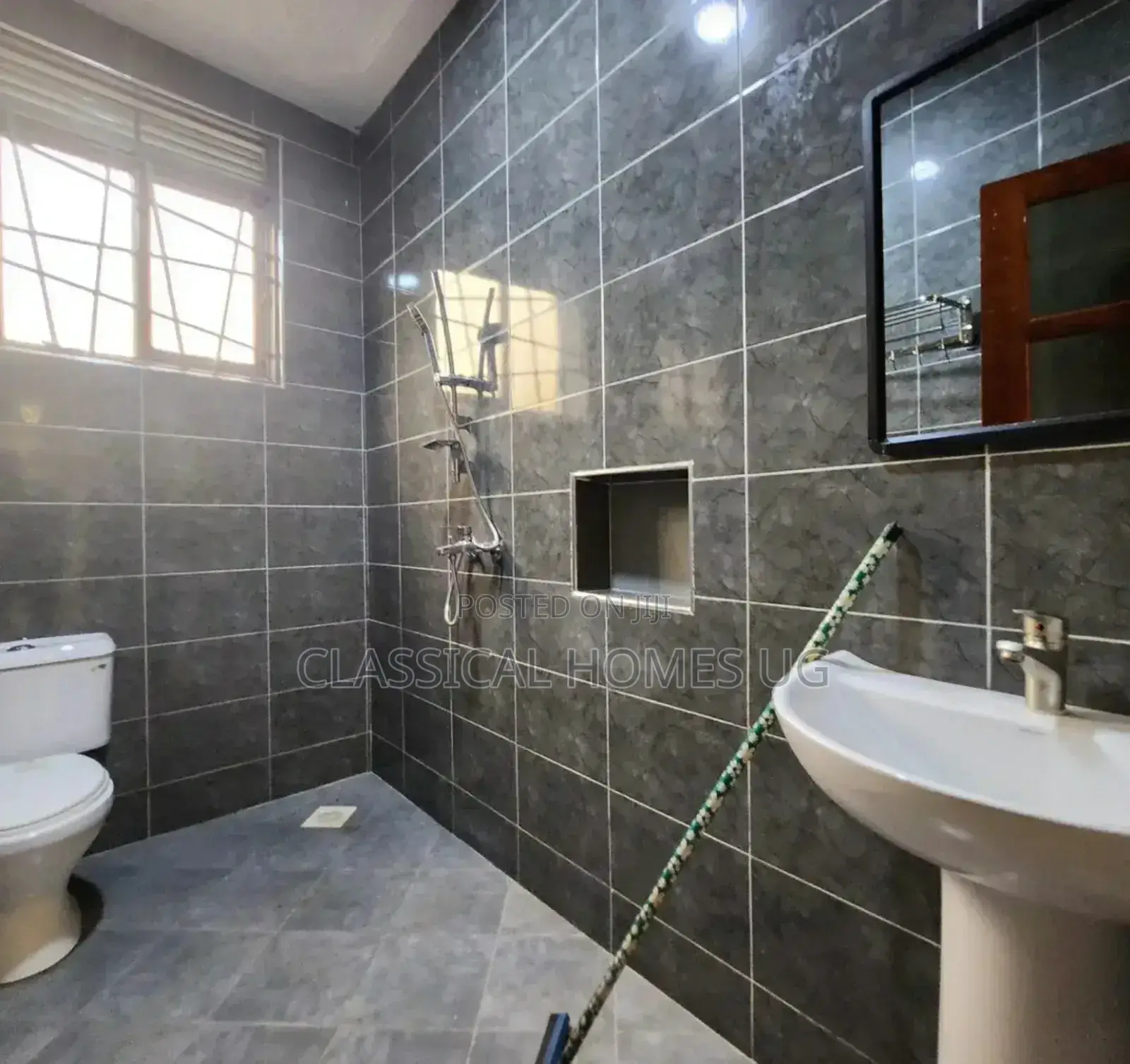 3bdrm Apartment in Lubowa Entebbe Road, Central Division for rent