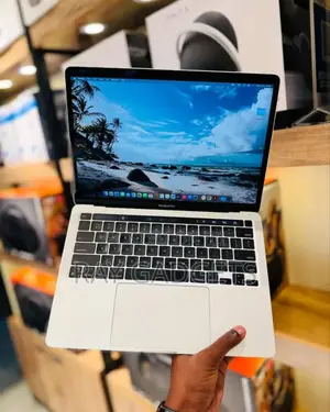 New Laptop Apple MacBook 2020 16GB Intel Core i7 SSD 512GB