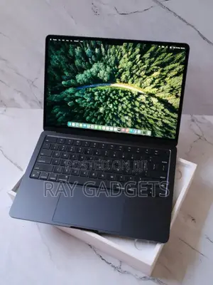 New Apple MacBook Air 2022 M2 16GB Intel Core i7 SSHD (Hybrid) 512GB
