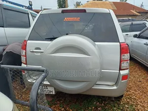 Suzuki Escudo 2008 Silver