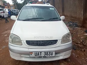 Toyota Raum 2002 White
