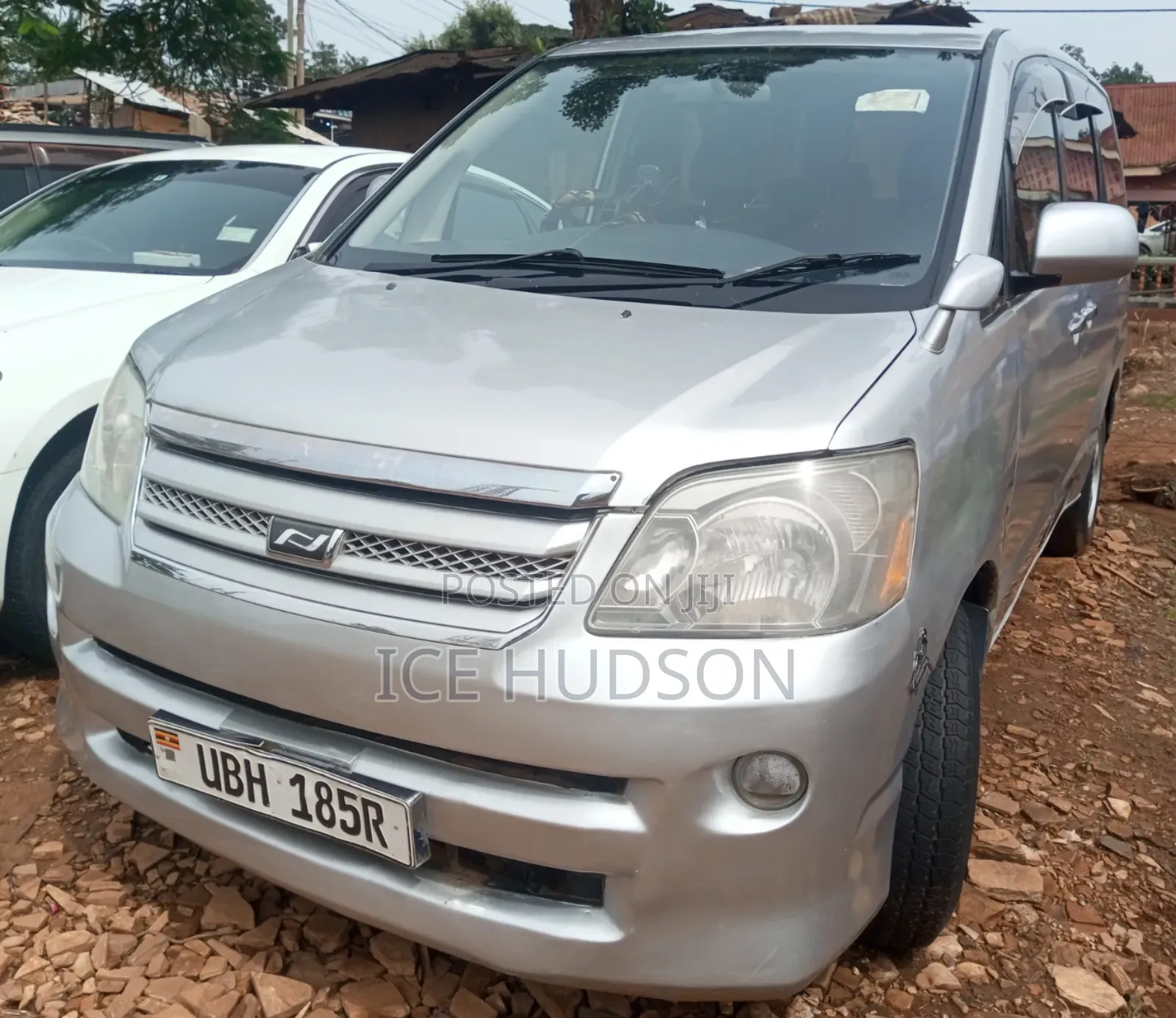 Toyota Noah 2006 Silver