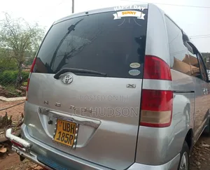 Toyota Noah 2006 Silver