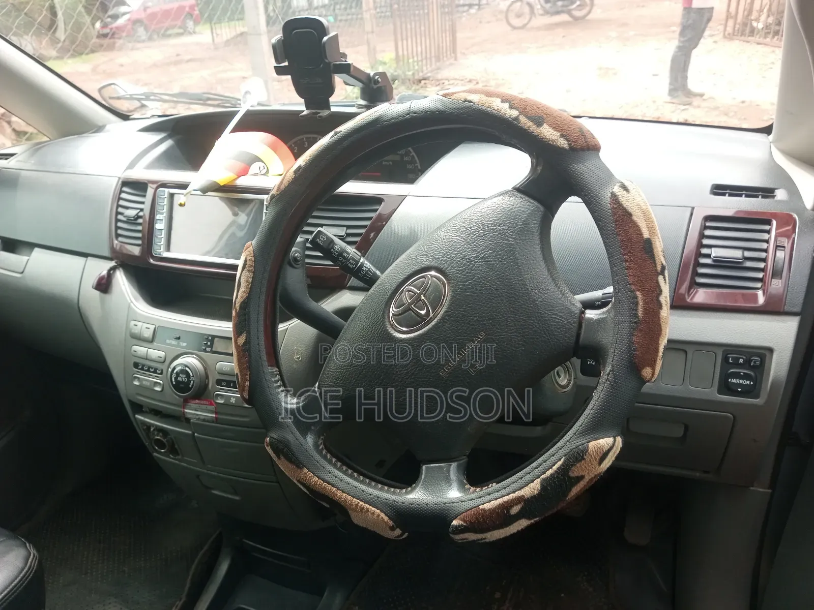 Toyota Noah 2006 Silver