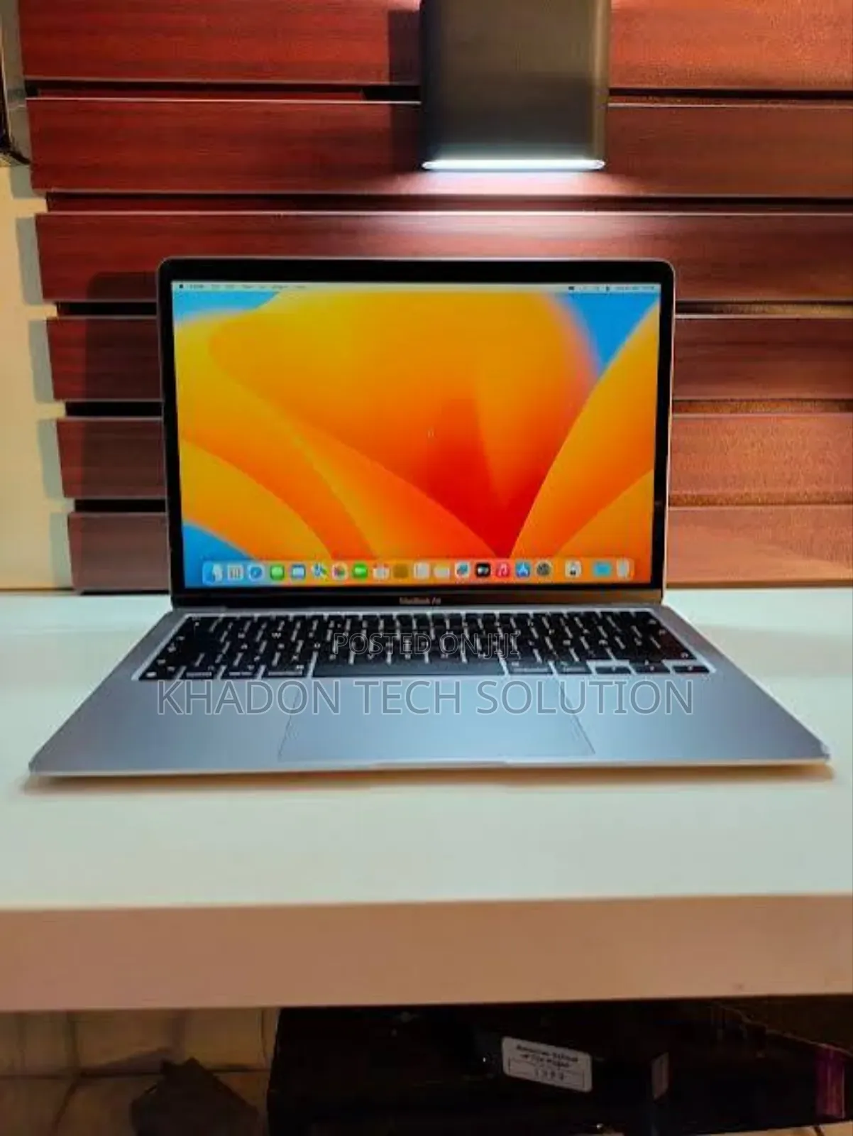 New Laptop Apple MacBook Air 2020 M1 8GB Apple M1 SSD 256GB