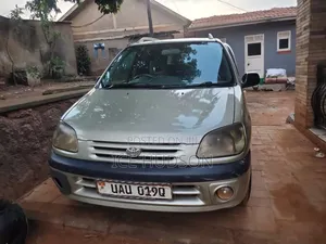 Toyota Raum 2003 Gold