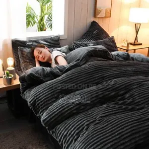 4-Piece High-Quality Valvet Duvet 6*6.