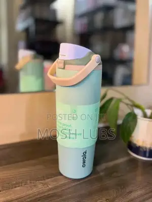 Awola Hydration Trumbler With a Straw