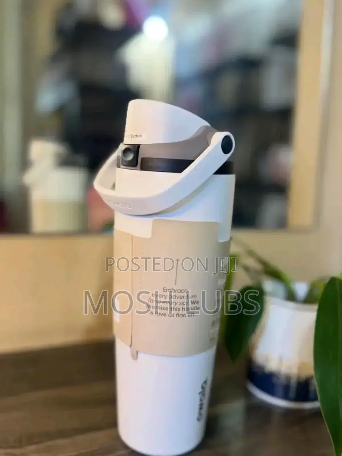 Awola Hydration Trumbler With a Straw