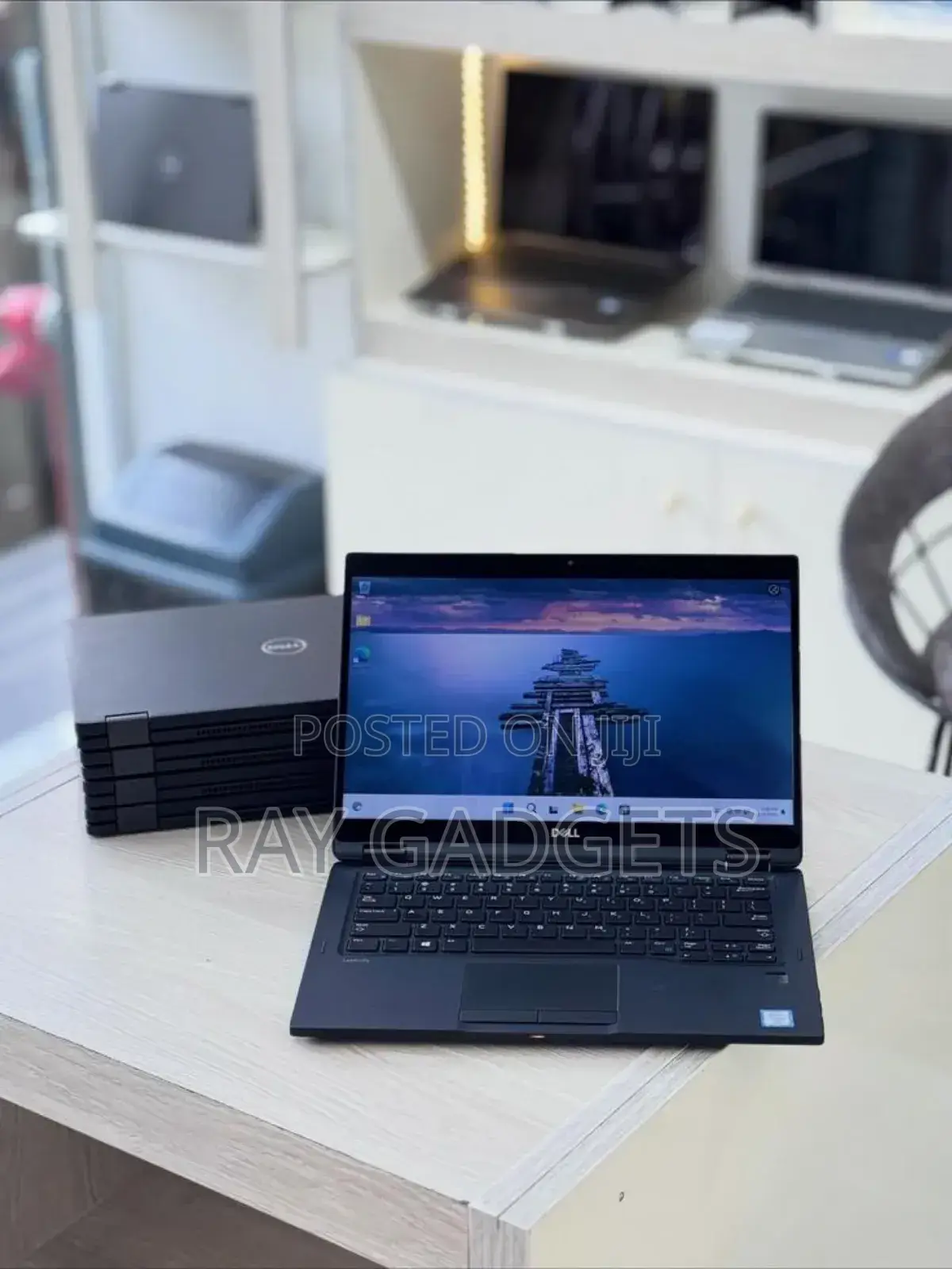 New Laptop Dell Latitude 7200 2-in-1 8GB Intel Core i7 SSD 256GB