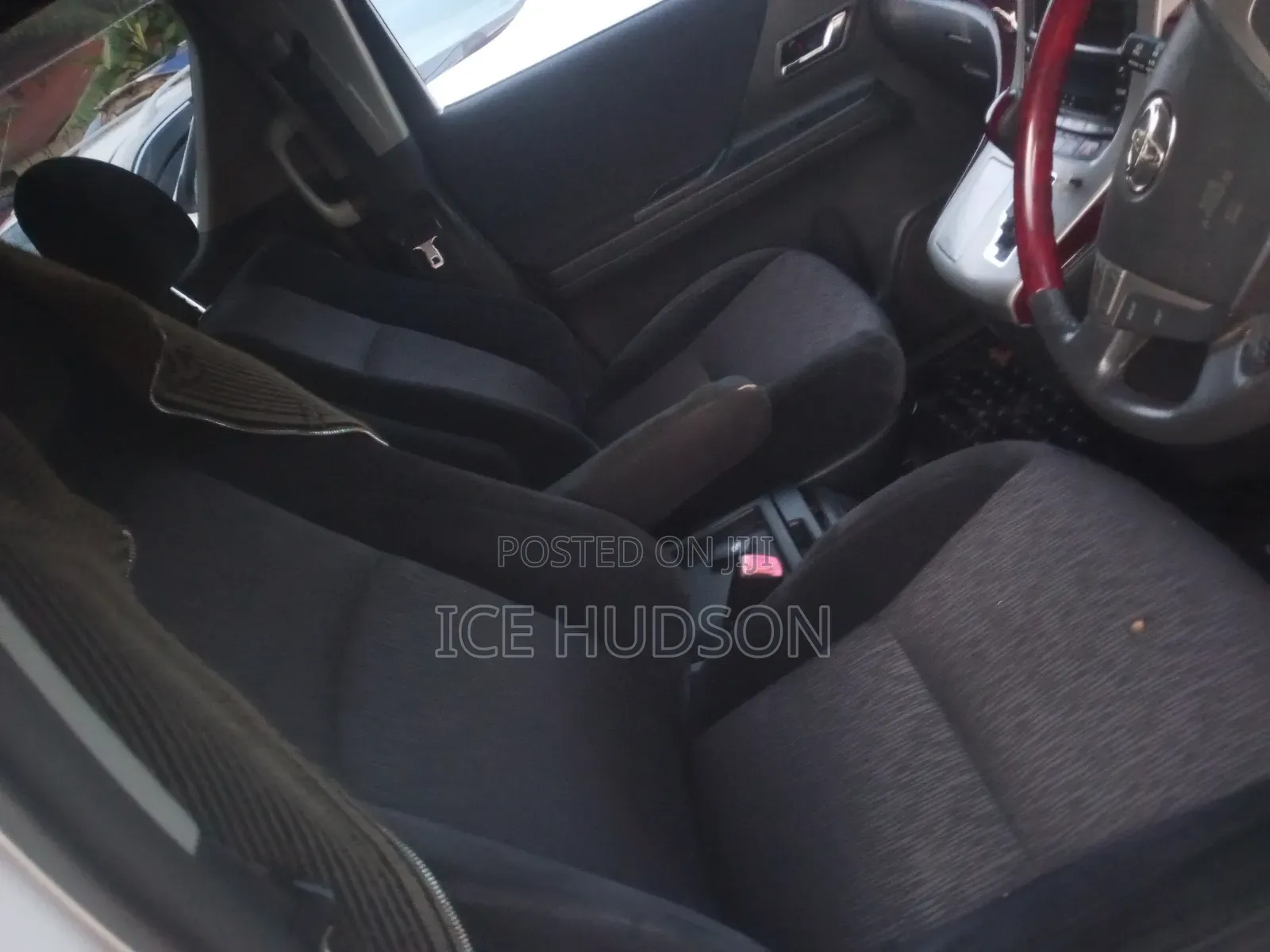 Toyota Alphard 2011 White