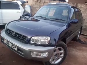 Toyota RAV4 Automatic 2000 Blue