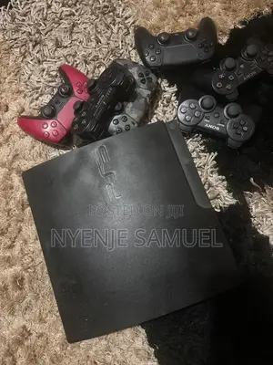 Playstation 3 Slim With 3 Controllers,Chipped With 5games,Fc26 Cd