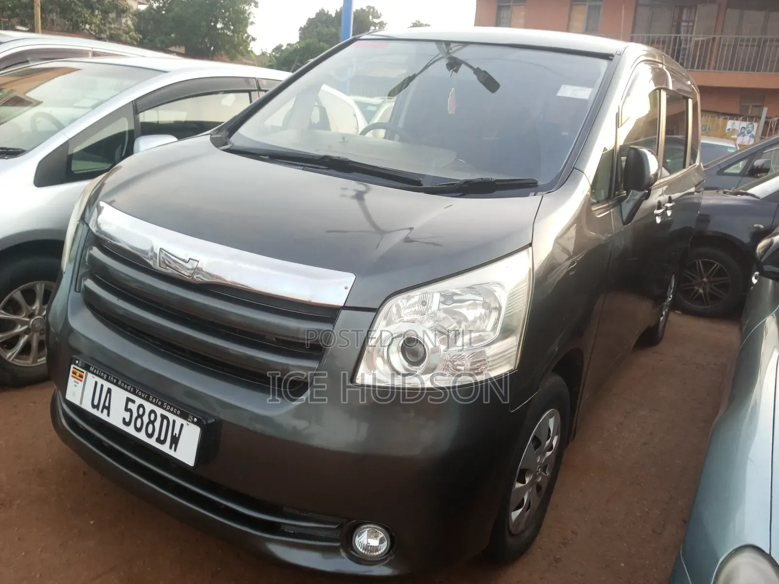 Toyota Noah 2010 Matt Black