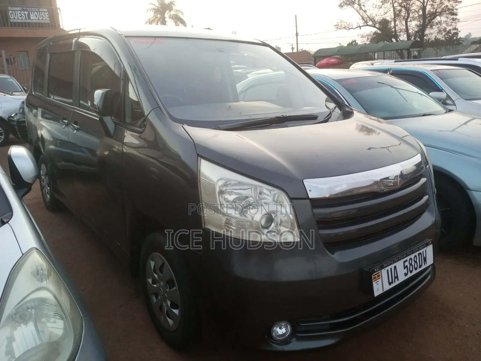 Toyota Noah 2010 Matt Black