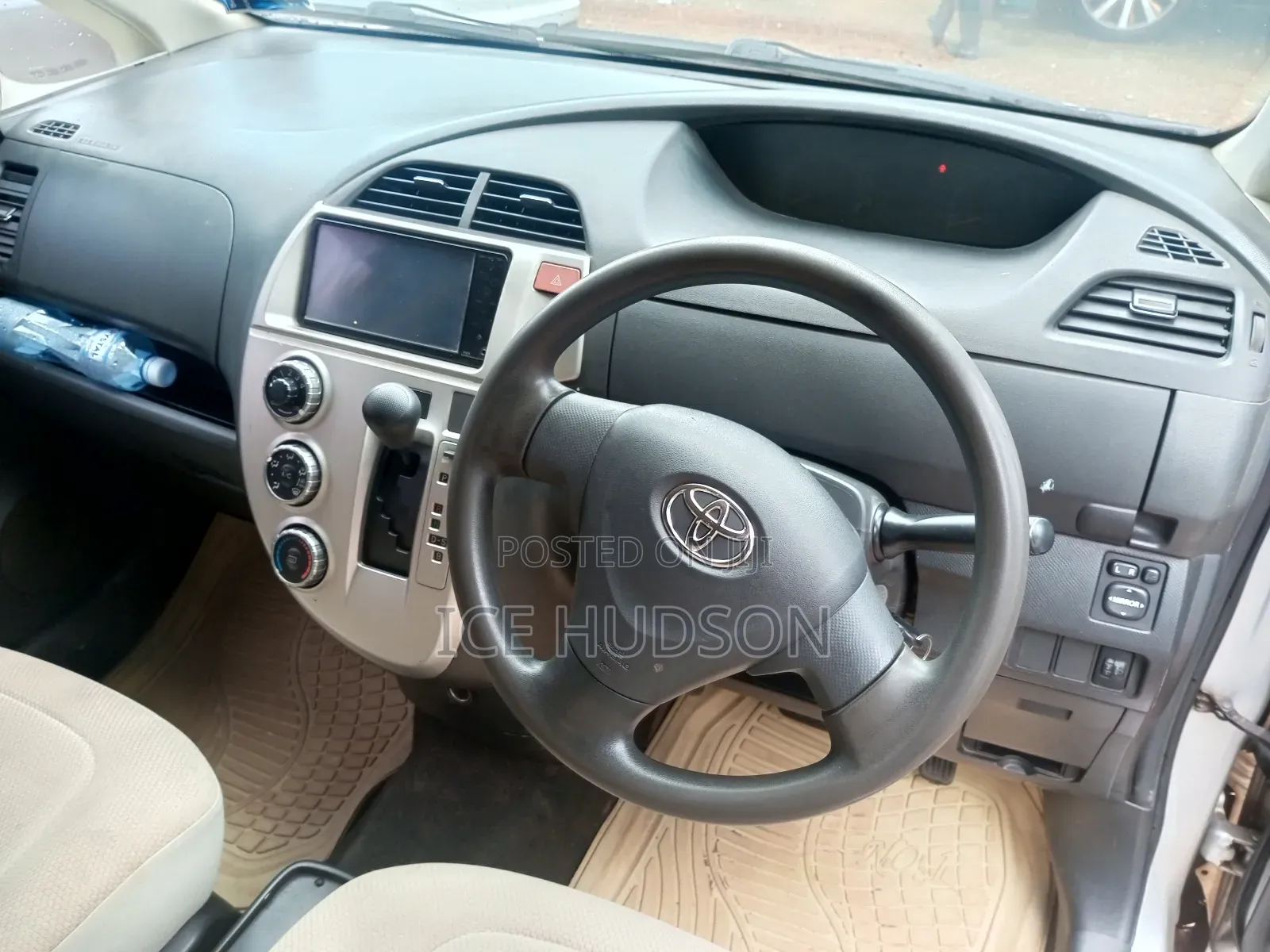 Toyota Ractis 2007 Gray