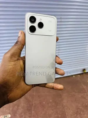 Tecno Spark 40 128 GB Silver